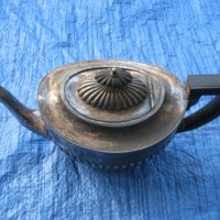 Британски посребрен чайник, снимка 2 - Антикварни и старинни предмети - 28641681