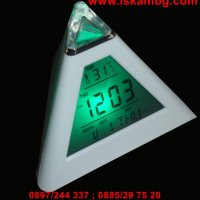 LED будилник и метеостанция с форма на пирамида светещ в 7 цвята, снимка 14 - Други стоки за дома - 28472198