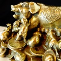 Бронзова статуетка Прасе с прасенца,злато,фън шуй 1.5 кг. , снимка 7 - Статуетки - 26225153