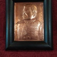 Старо медно пано с изображение на Сталин в масивна дървена рамка.., снимка 1 - Антикварни и старинни предмети - 27672358