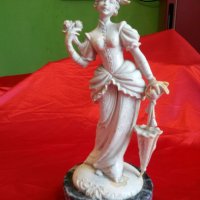 Старинна Италианска Статуетка "Дамата с Чадъра", снимка 1 - Антикварни и старинни предмети - 26241312