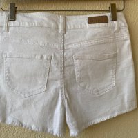 Къси панталонки с бродерия - ХС/С, снимка 3 - Къси панталони и бермуди - 40177599