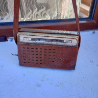 Старо радио, снимка 1 - Радиокасетофони, транзистори - 44854782