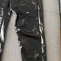  	нов Лачен панталон S латекс / винил ефект марка bik bok, снимка 1 - Клинове - 38846061