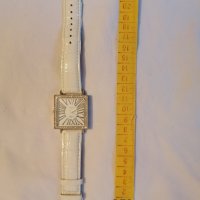 Дамски часовник Estrela Quartc 2-R2509/2 Magnum, снимка 1 - Дамски - 43905728