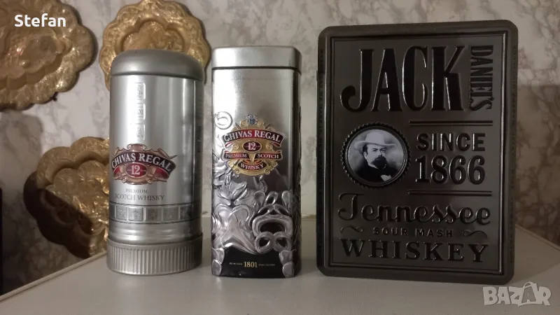 Метални кутии от уиски, снимка 1