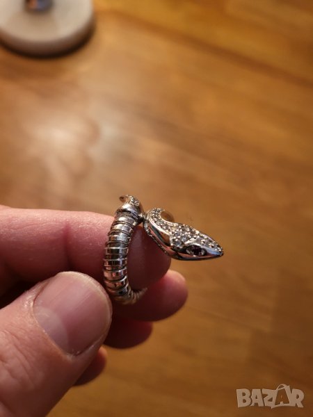 Сребърен пръстен с увита змия - уникален модел с камъни по него, снимка 1