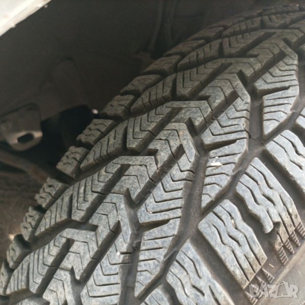 Оригинални метални джанти Тойота Аурис 2009 година зимни гуми Тигър 185/60/15, снимка 1