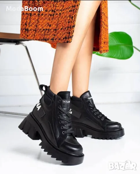 Dolce & Gabbana дамски черни боти, снимка 1