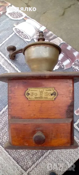 Стара немска кафемелачка,1920г,махагон,бронз, снимка 1