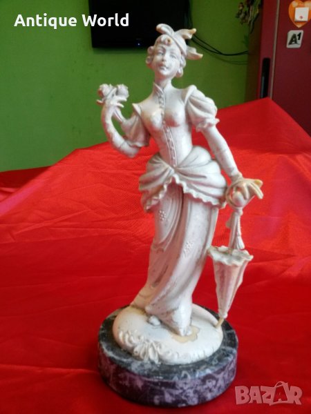 Старинна Италианска Статуетка "Дамата с Чадъра", снимка 1