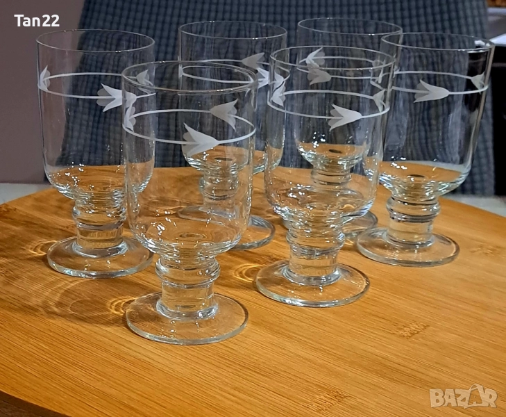 Комплект нежни стъклени чаши, снимка 1