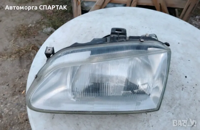 Ляв и десен фар за Рено Меган, снимка 1