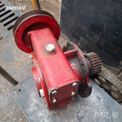 червячен редуктор, снимка 4 - Електродвигатели - 47958793