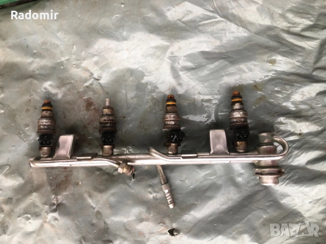 Бензинова рейка Ауди А4 Б5 , снимка 3 - Части - 53567240