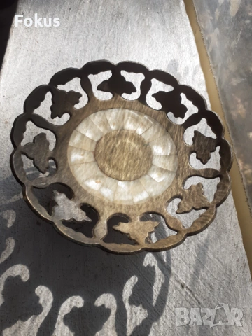 Малка бронзова чинийка със седеф, снимка 3 - Антикварни и старинни предмети - 53408541