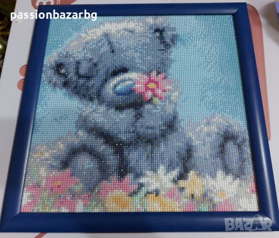 Диамантен гоблен в рамко - мече с цветя