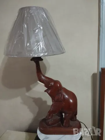настолна лампа-слон