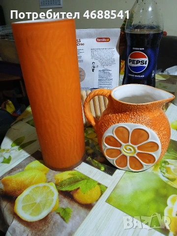 Стъклена ваза + сувенирна кана 