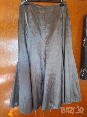 Дамски костюм сребрист от сако и пола размер 48, снимка 3 - Костюми - 43579655