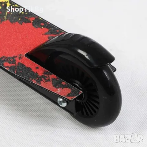 Усилена тротинетка за трикове с метална спирачка и гумени ръкохватки., снимка 2 - Скутери и тротинетки - 48517370