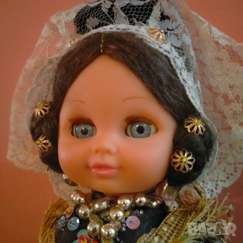 Колекционерска кукла в народни дрехи Folk Artesania Испания Марка 25 см, снимка 4 - Колекции - 43317965