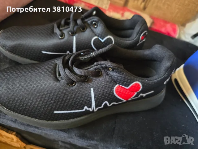 продавам чисто нови маратонки 