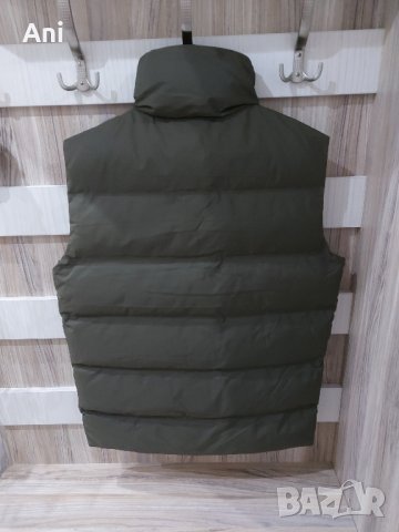 Нов дамски елек ARKET, снимка 2 - Якета - 43093844