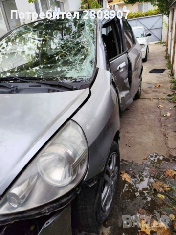 Продава Хонда Джаз (удар), снимка 7 - Автомобили и джипове - 52428081