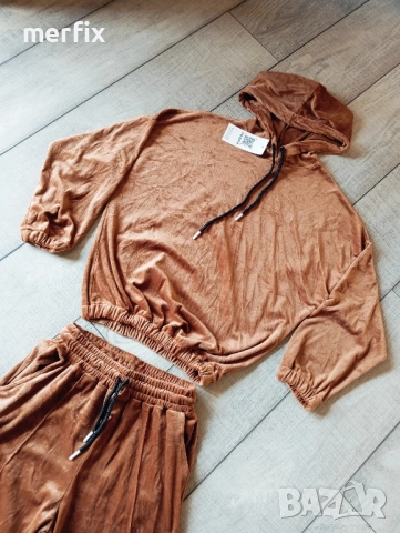 Нови Дамски Екипи от Материя Кадифе , снимка 4 - Спортни екипи - 52082857