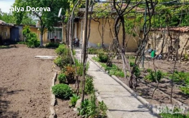 Продавам Къщт в сл Дъбовo Об.Маглищ 