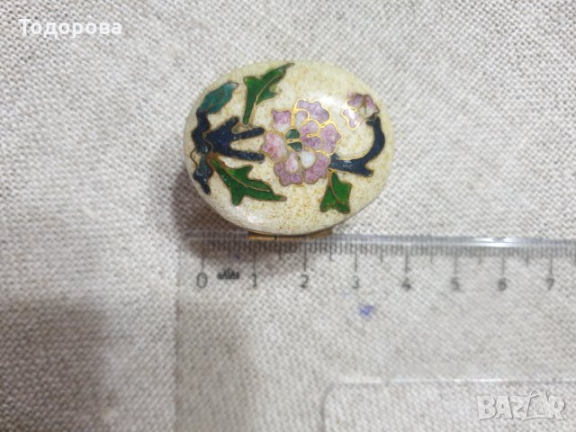 Старинна елипсовидна кутийка от бронз и цветен емайл, снимка 5 - Други ценни предмети - 34986297