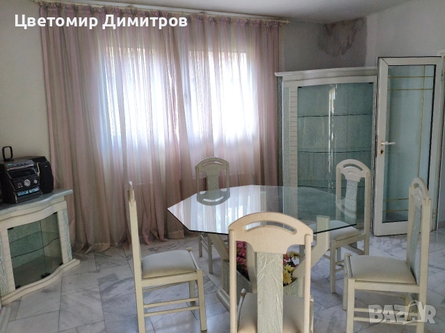 Къща под наем с двор