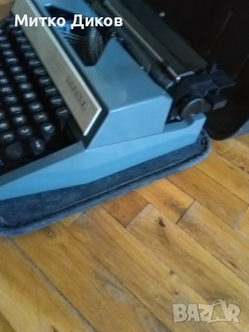 Пишеща машина от соца Москва нова в кожен калъф 1973г., снимка 11 - Антикварни и старинни предмети - 43765155