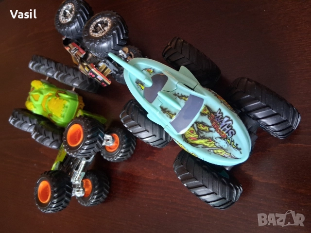 4 броя Монстър джим