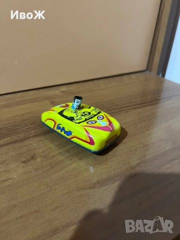 Стара ламаринена количка