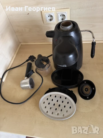 Кафемашина за еспресо 750 W, снимка 2 - Кафемашини - 50976340