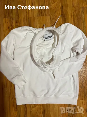 Оригинална бяла блуза Moschino 100 % памук памучна универсален размер суичър суитшърт с качулка, снимка 6 - Спортни екипи - 48091918