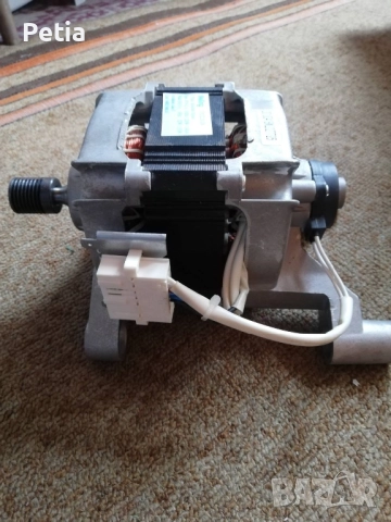  Пералня Hotpoint Ariston на части, снимка 4 - Перални - 31991144