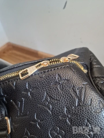 Страхотен пътнически сак LOUIS VUITTON, среден размер, с голяма дръжка , нов , снимка 4 - Сакове - 51357812