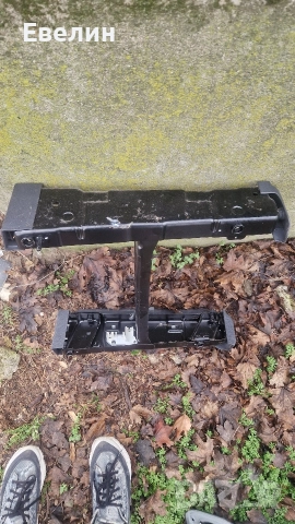 стойка от под шофьорската седелка на VW Touran 2006г, снимка 3 - Части - 52865250