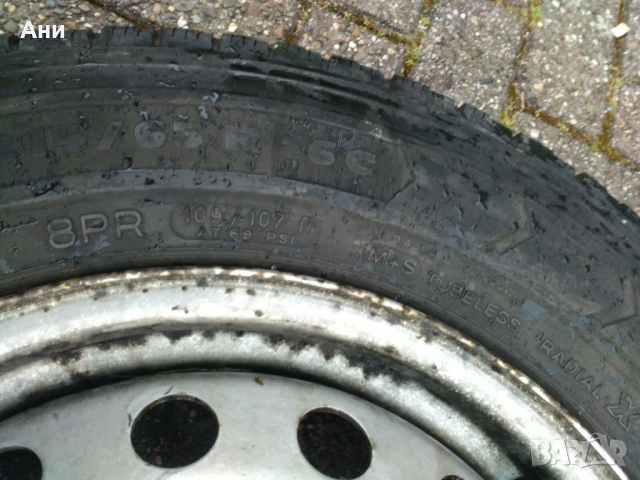 Зимни гуми Michelin 215/65/16 C , снимка 2 - Гуми и джанти - 36403844