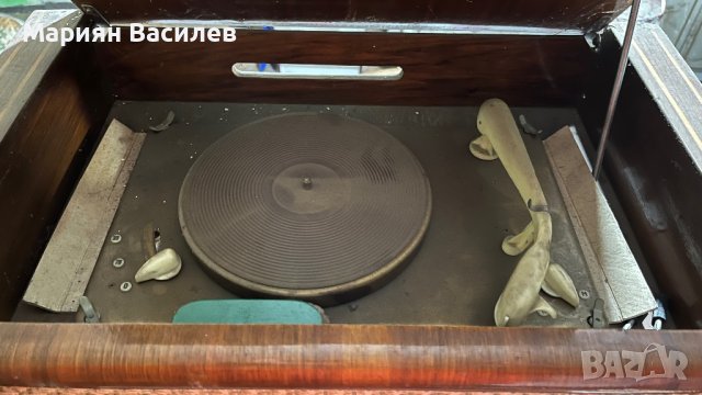 Радио с грамофон Восток 57, снимка 2 - Радиокасетофони, транзистори - 42934414