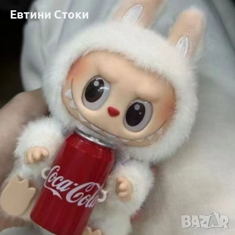 Колекционерска фигура Labubu x Coca-Cola Зимна серия, снимка 4 - Други - 52648301
