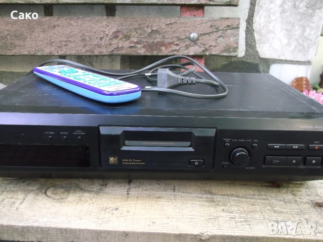 Продавам минидиск плеър SONY MDS-JE330