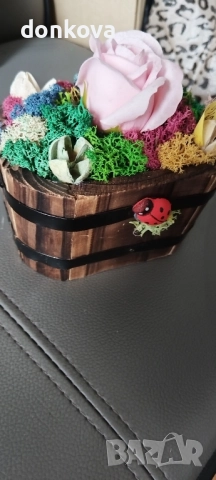 декорации ръчно изработени от жив скандинавски мъх и сапунени рози., снимка 6 - Декорация за дома - 52206003