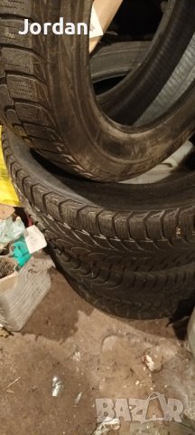 Зимни 235 55 17 Brigestone DOT2018, снимка 2 - Гуми и джанти - 43133093