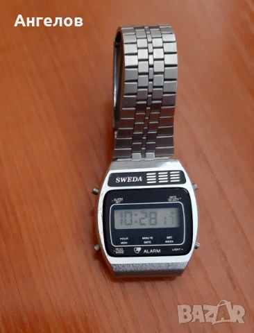 Електронен часовник SWEDA