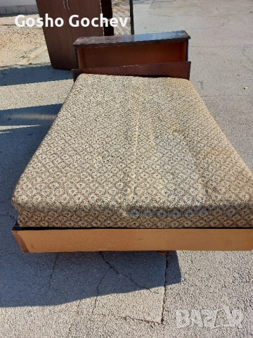 Приста с ракла и 2броя шкафа.Размера на матрака 1.80м. 1.20м., снимка 2 - Спални и легла - 51599401