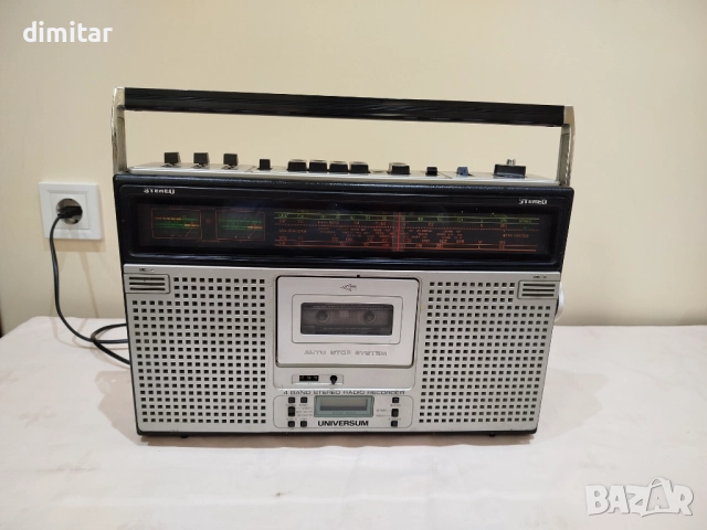 Радио касетофон UNIVERSUM , снимка 2 - Радиокасетофони, транзистори - 52835348